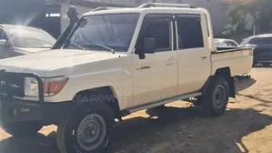Toyota Land Cruiser 2019 Off white