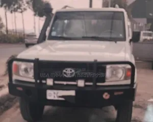 Toyota Land Cruiser 2019 Off white