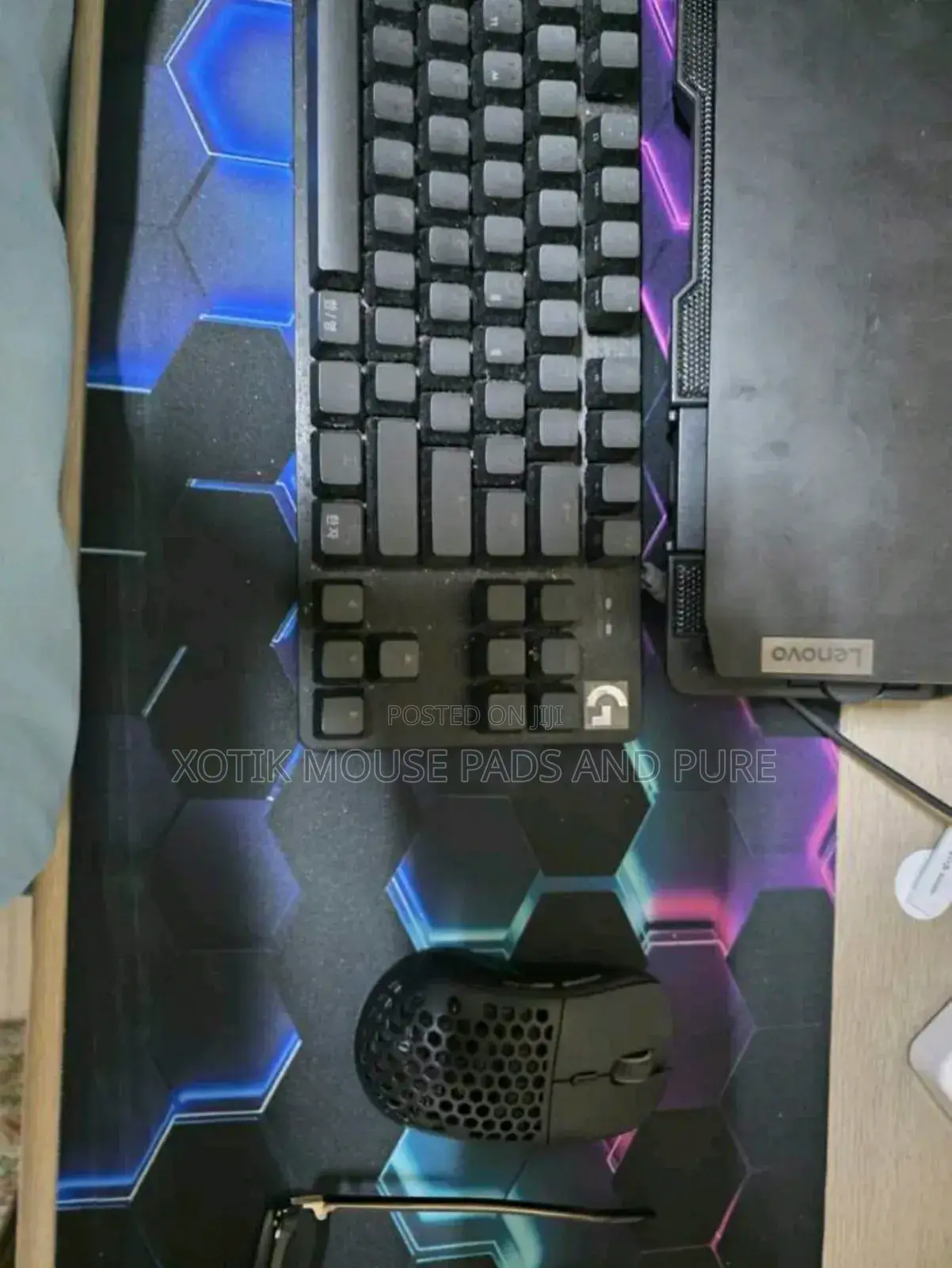 Hexagonal Honeycomb Themed Mouse Pad for Gamers and Office - Desk Mat