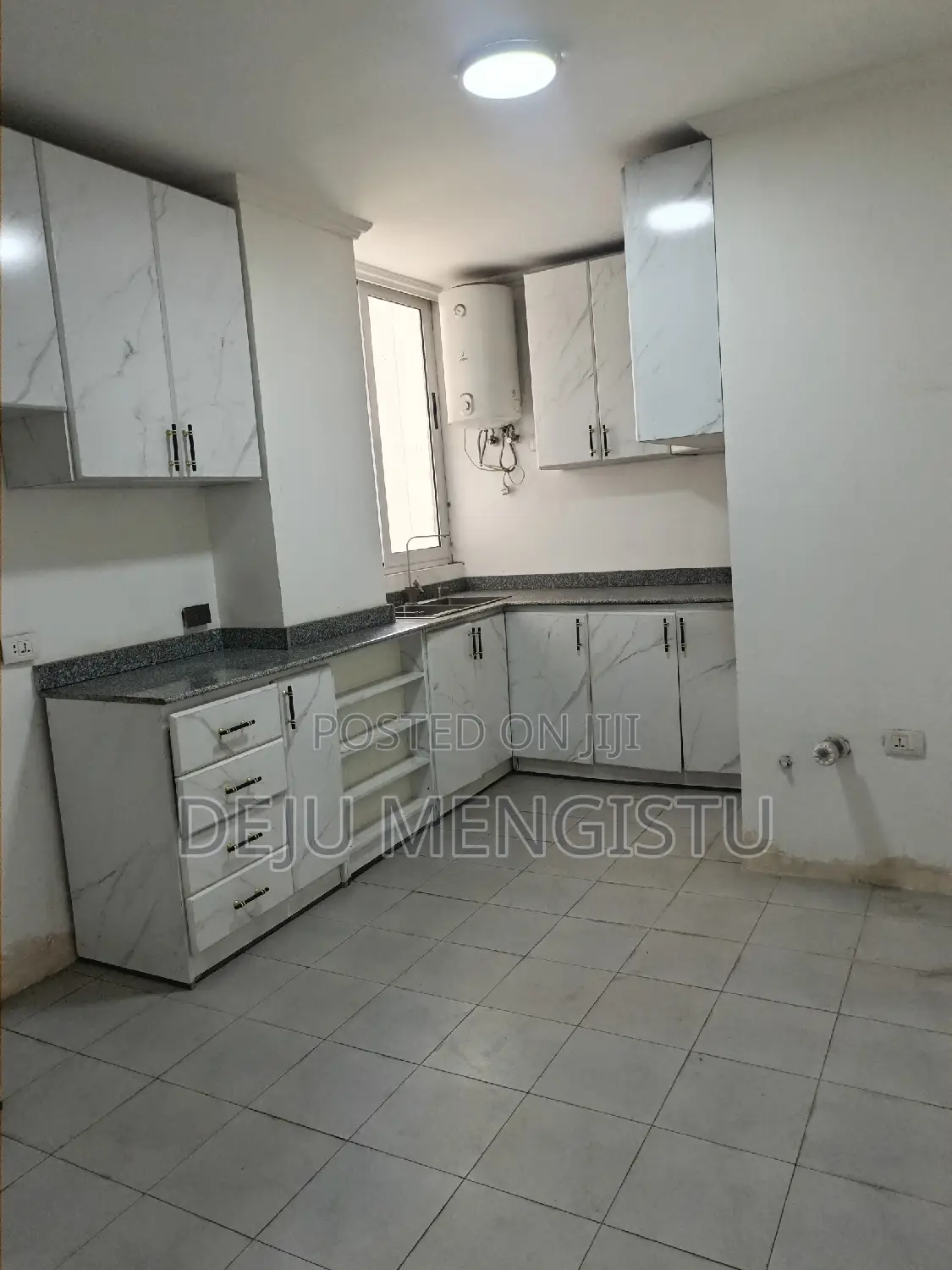 3bdrm Apartment in ሳበሁለት, Bole for rent
