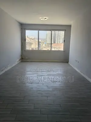 3bdrm Apartment in ሳበሁለት, Bole for rent