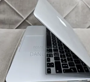 New Laptop Apple MacBook Pro 2015 8GB Intel Core I5 SSD 128GB