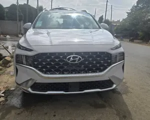 Hyundai Santa Fe Plug-In Hybrid 2023 Off white