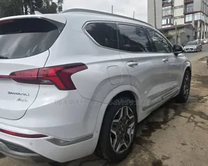 Hyundai Santa Fe Plug-In Hybrid 2023 Off white