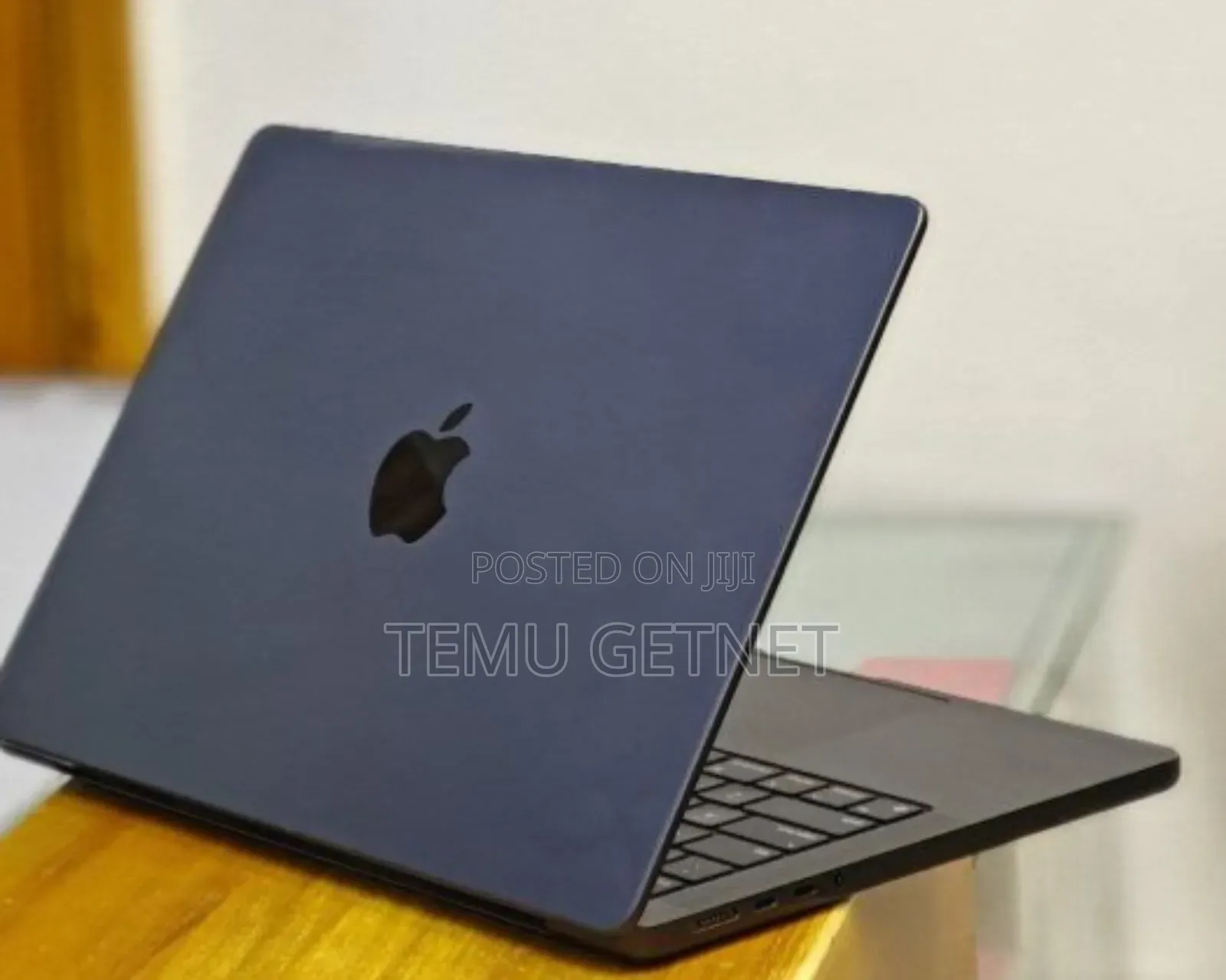 New Laptop Apple MacBook Air 2023 M2 18GB Apple M3 Pro SSD 512GB