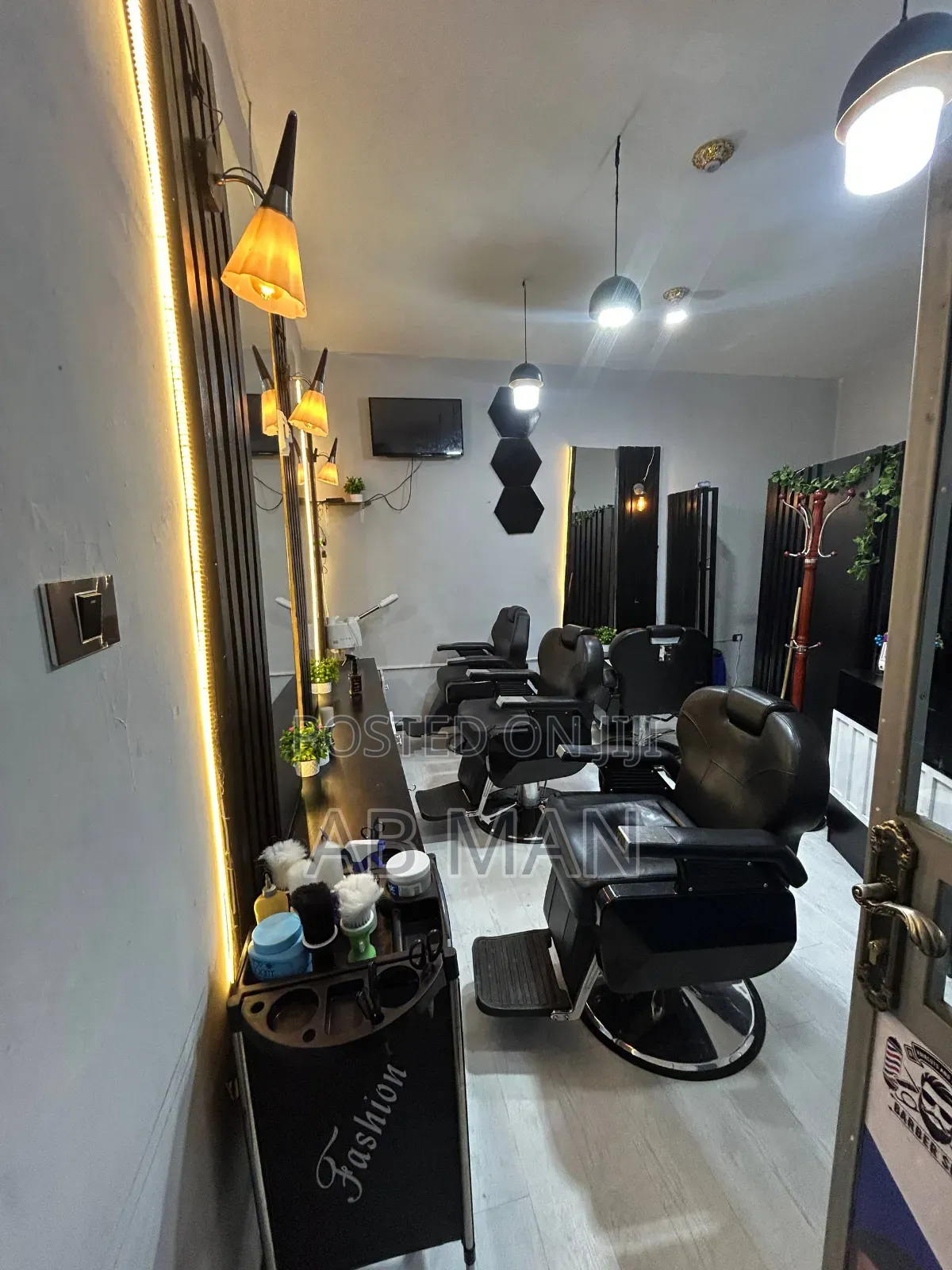 Men's Hair Salon