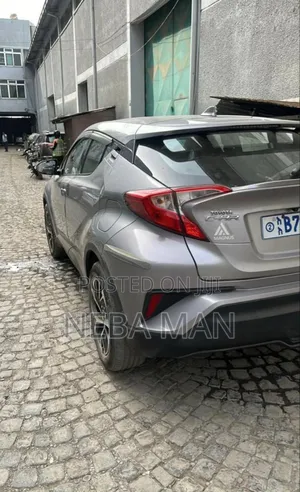 Toyota C-HR 2019 Gold