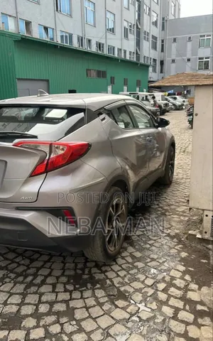 Toyota C-HR 2019 Gold