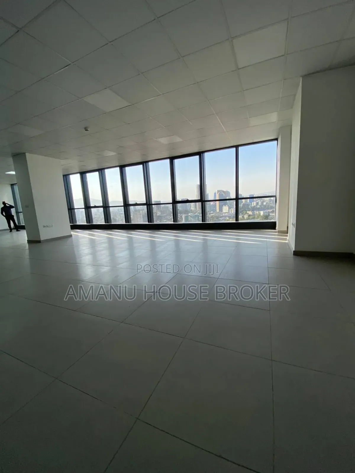 Urgent Office for Rent for Vip Only 900sqm