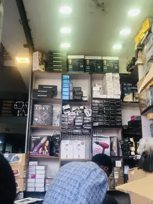 Wahl Electric Hair Clipper (የፀጉር ማስተካከያ )