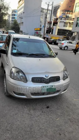 Toyota Vitz 1.0 FWD 3dr 2004 Gold