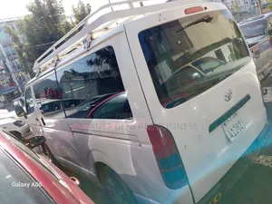 Toyota HiAce 2007 White