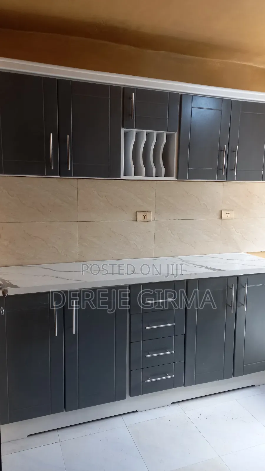 MDF 2ሜትር ኪችን ከነተሰቃዩ