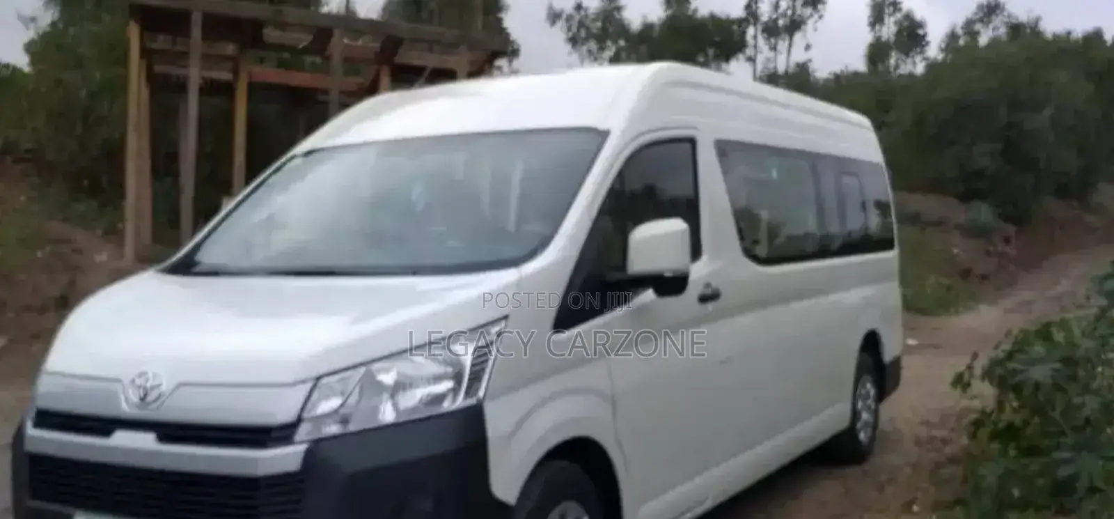 Toyota HiAce 2022 White