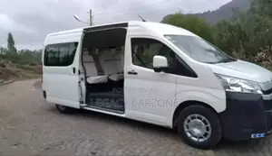 Toyota HiAce 2022 White