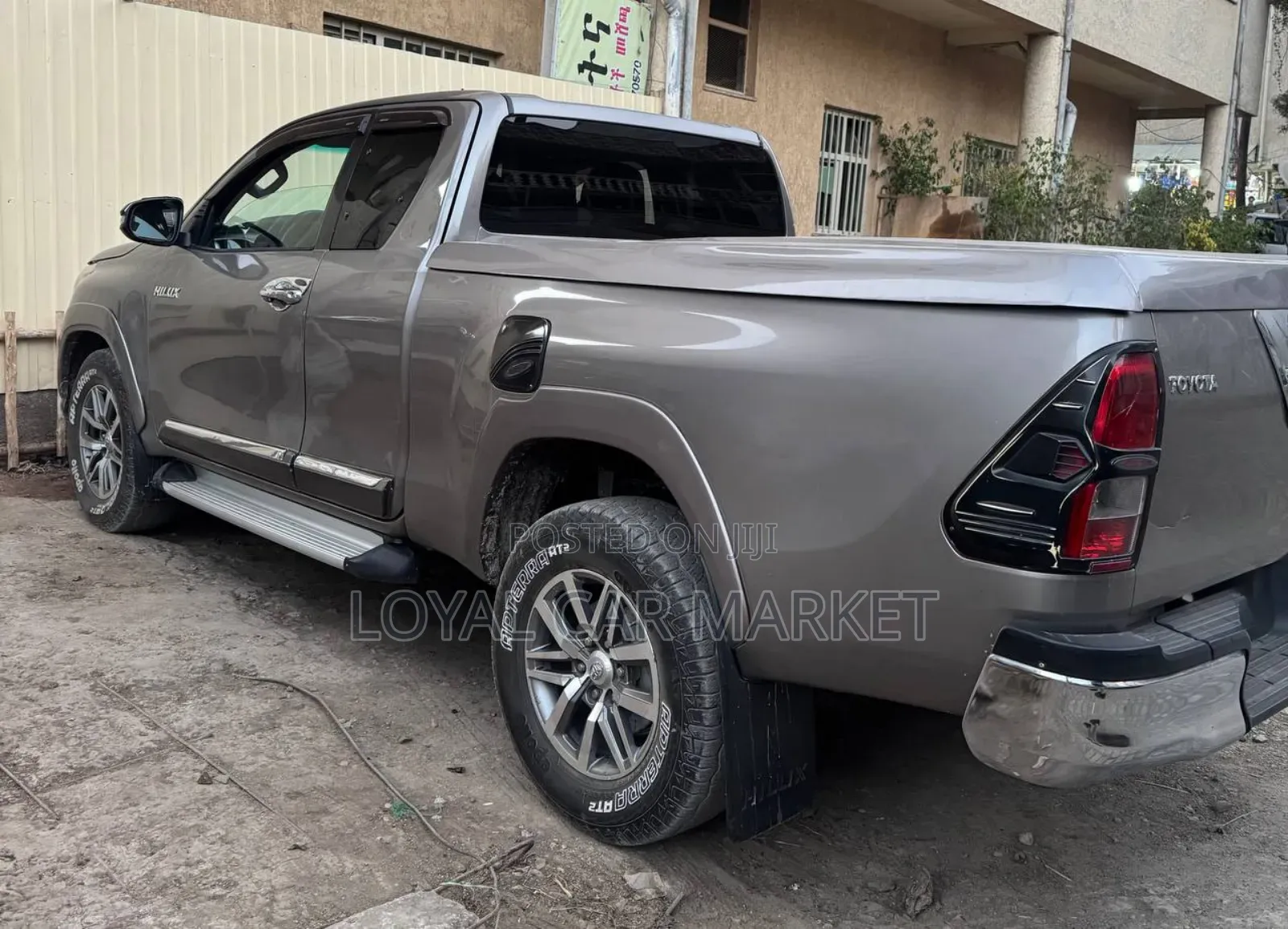 Toyota Hilux 2020 Gray