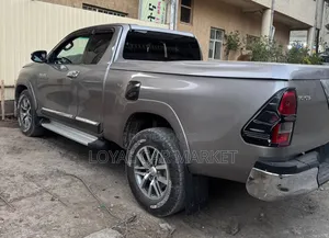 Toyota Hilux 2020 Gray