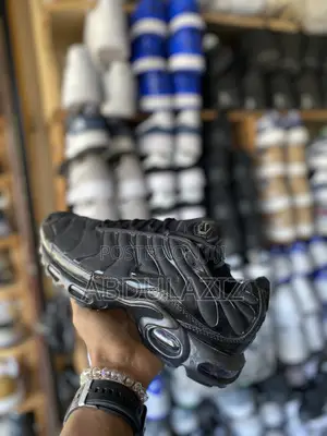 Nike Air Max Plus "Triple Black"