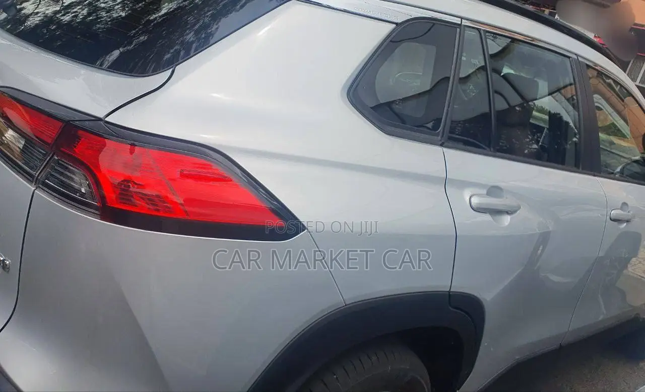 New Toyota Corolla Cross Hybrid SE AWD 2023 Silver