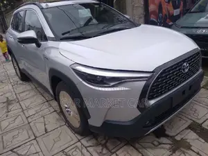 New Toyota Corolla Cross Hybrid SE AWD 2023 Silver