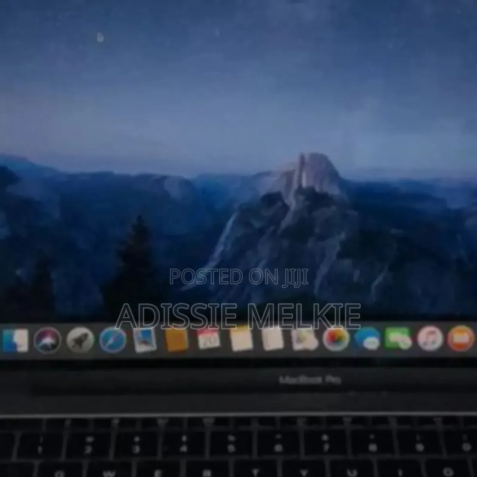 New Laptop Apple MacBook Pro 2017 8GB Intel Core i5 SSD 256GB