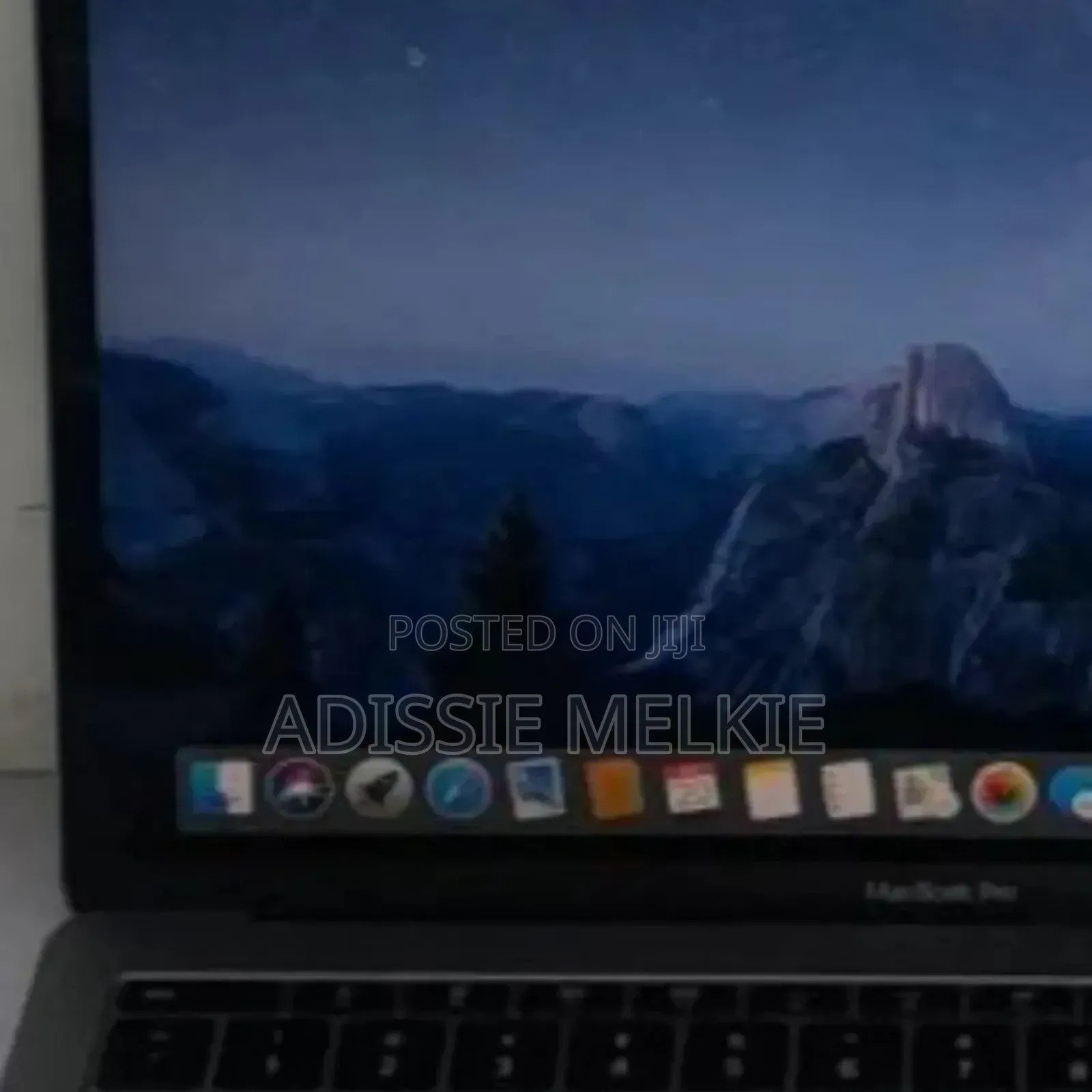 New Laptop Apple MacBook Pro 2017 8GB Intel Core i5 SSD 256GB