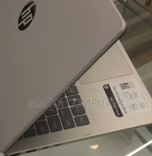 New Laptop HP OmniBook 5 Flip 8GB Intel Core I5 SSD 512GB