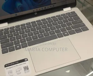 New Laptop HP OmniBook 5 Flip 8GB Intel Core I5 SSD 512GB