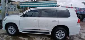 Toyota Land Cruiser 2012 White
