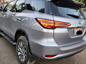 Toyota Fortuner 2023 Gray