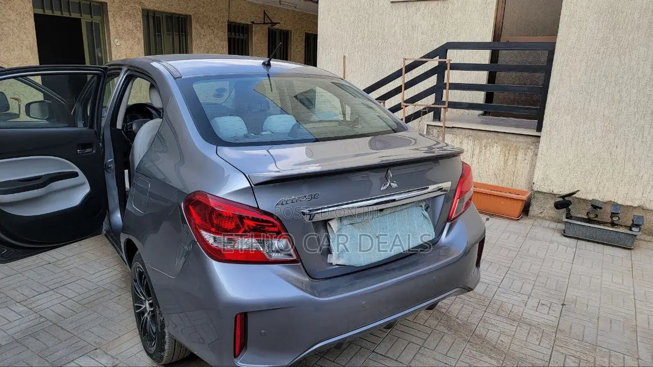 Mitsubishi Attrage 2020 Gray