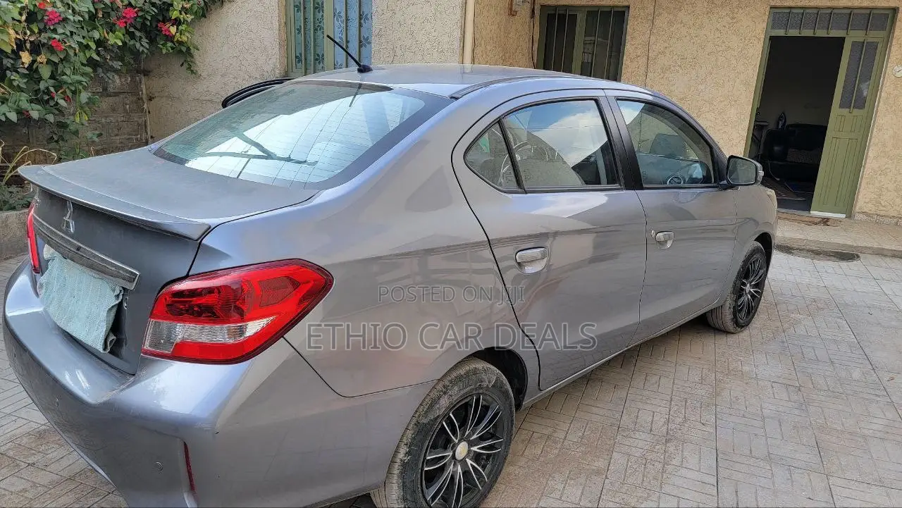 Mitsubishi Attrage 2020 Gray