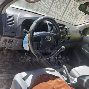 Toyota Hilux 3.0 D-4D 4x4 2013 Silver