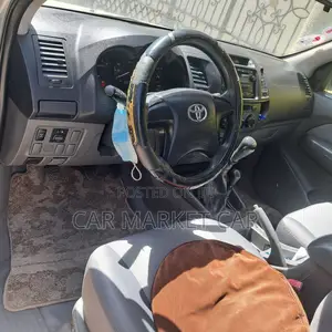 Toyota Hilux 3.0 D-4D 4x4 2013 Silver