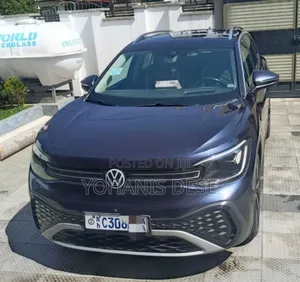 Volkswagen ID.6 2022 Matt Black