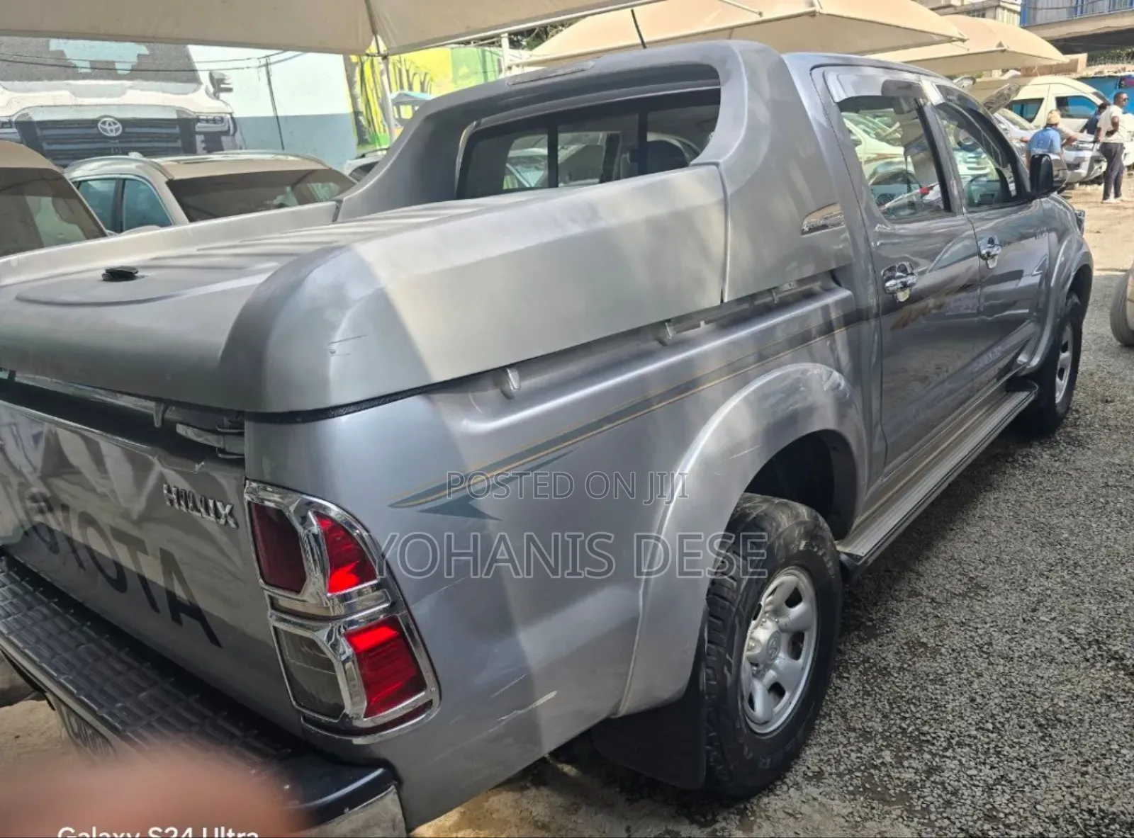 Toyota Hilux 2015 Gold