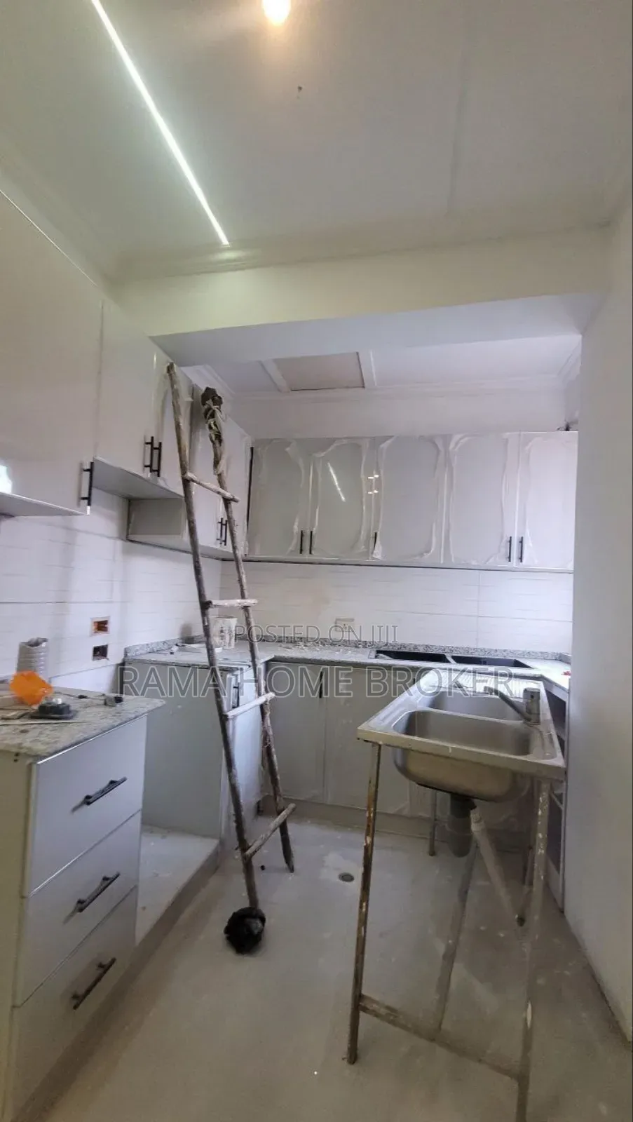 Furnished 3bdrm Condo in ዘመናዊ ቤት, Yeka for sale