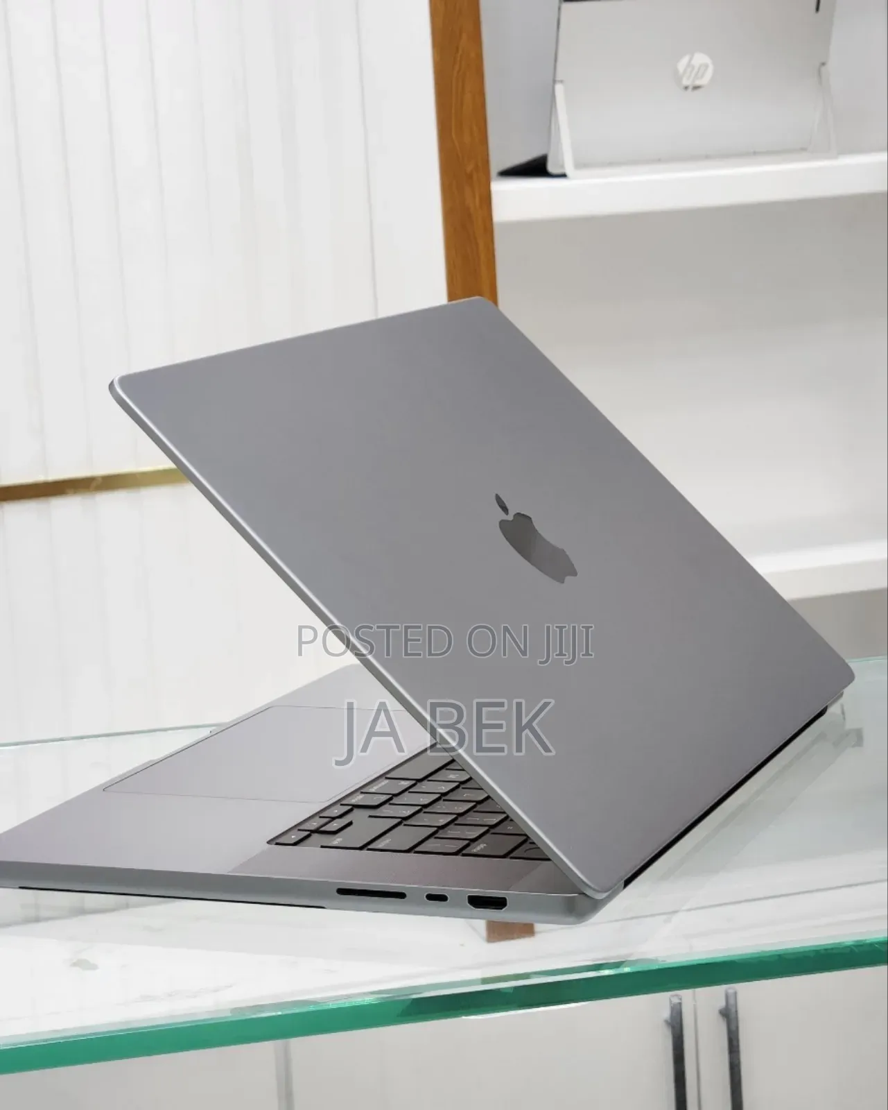 New Laptop Apple MacBook Pro 2021 M1 32GB Apple M1 Max SSD 512GB
