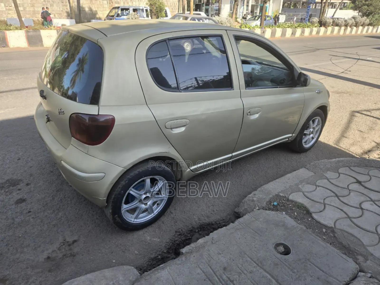 Toyota Vitz 2002 Silver