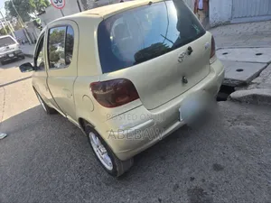 Toyota Vitz 2002 Silver