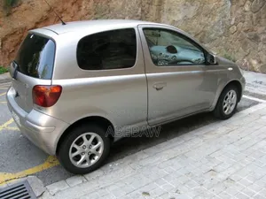 Toyota Vitz 2002 Silver