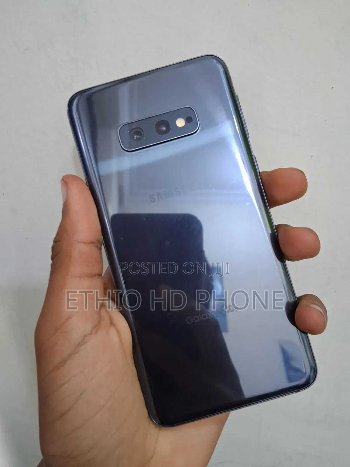 New Samsung Galaxy S10e 128 GB