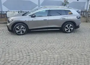 Volkswagen ID.6 2024 Gold