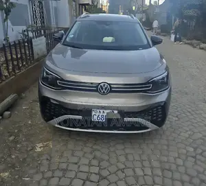 Volkswagen ID.6 2024 Gold