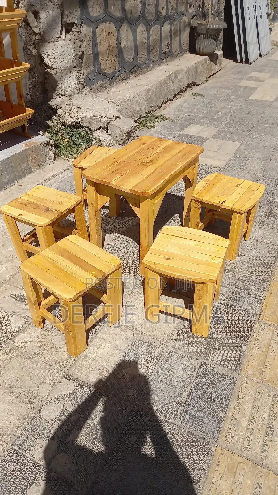 ኮፊ ሀውስ ወንበርና ጠረጴዛ