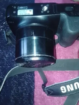 Samsung Digital Camera 35x Zoom – Used (Very Clean)