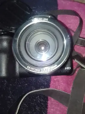 Samsung Digital Camera 35x Zoom – Used (Very Clean)