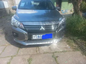 Mitsubishi Attrage 2021 Silver