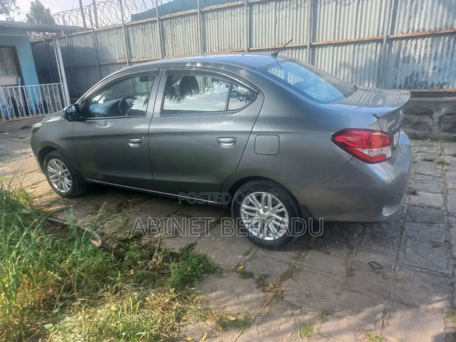 Mitsubishi Attrage 2021 Silver