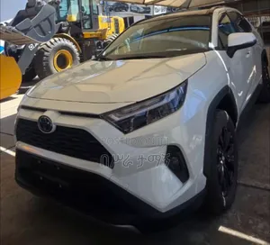 New Toyota RAV4 Limited FWD 2024 White